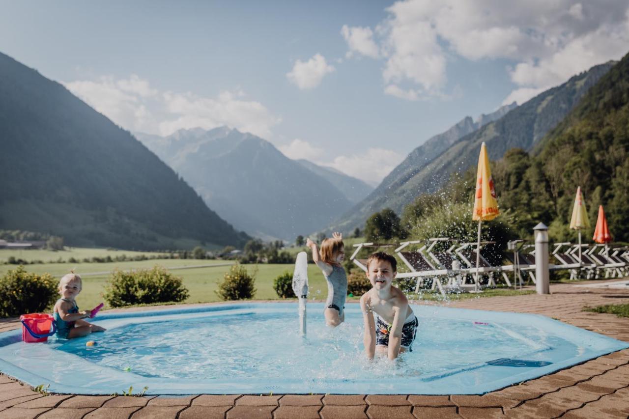 Feriendorf Ponyhof Hotell Fusch an der Grossglocknerstrasse Eksteriør bilde